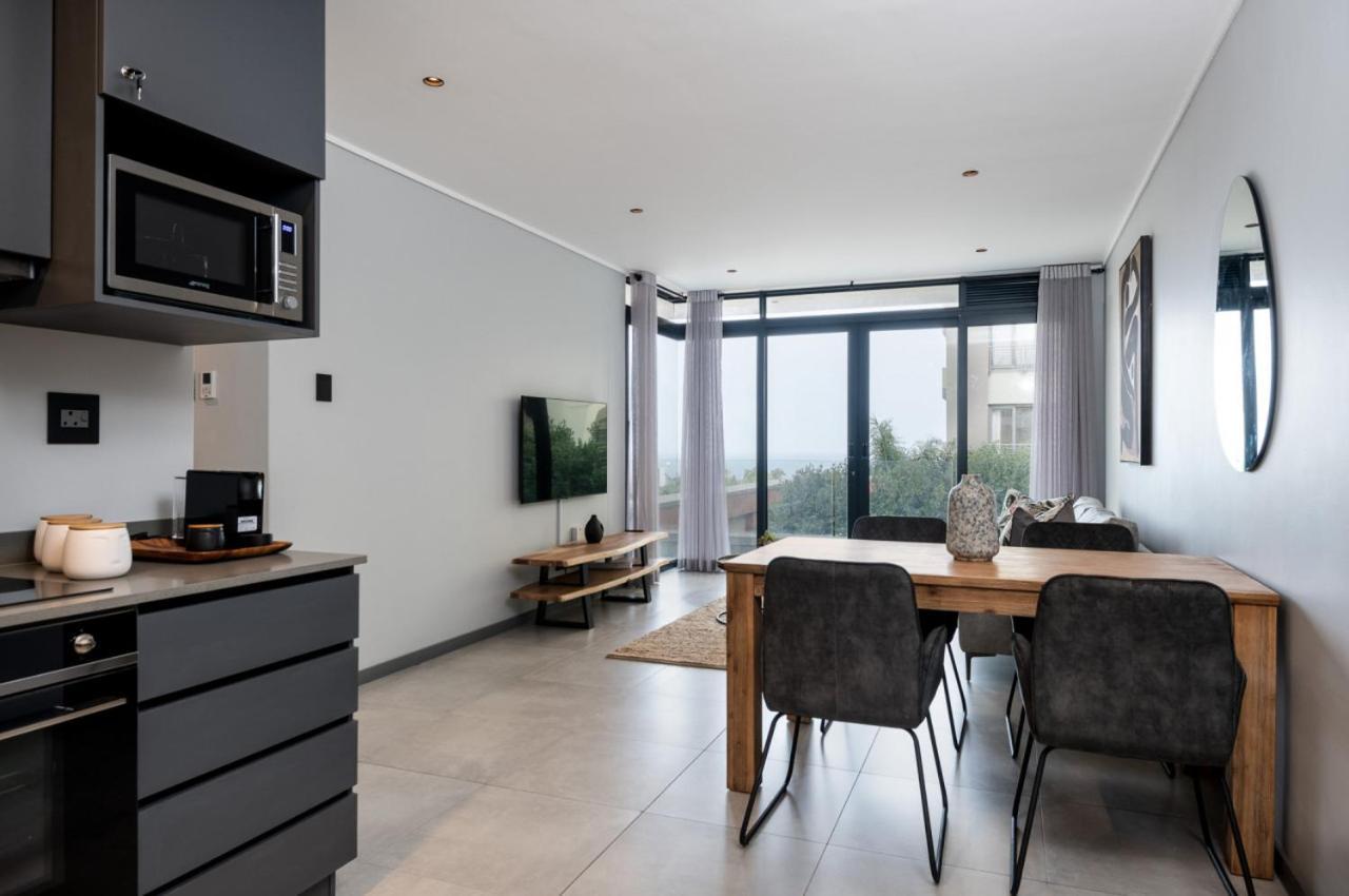 Luxury Bellagio 002 With Sea Views And Inverter * Durban